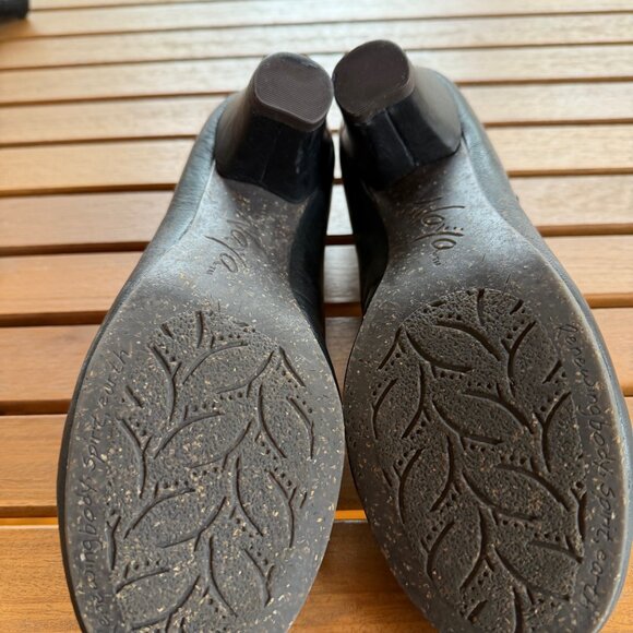 Naya Chalice Black Mary Janes with Floral Etching 8.5 N - Picture 6 of 7